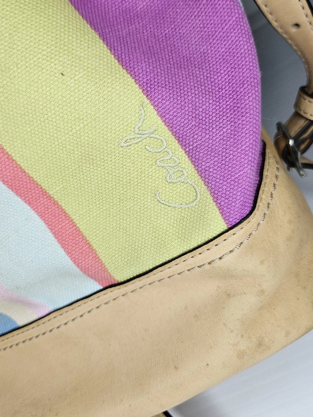 Vintage Y2K Coach Hamptons Legacy Stripe Rainbow Crossbody Shoulder Bag #19389 .